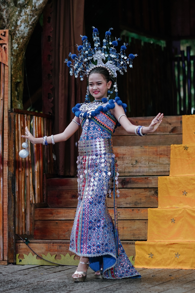 lomba busana adat nusantara langkau etnika
